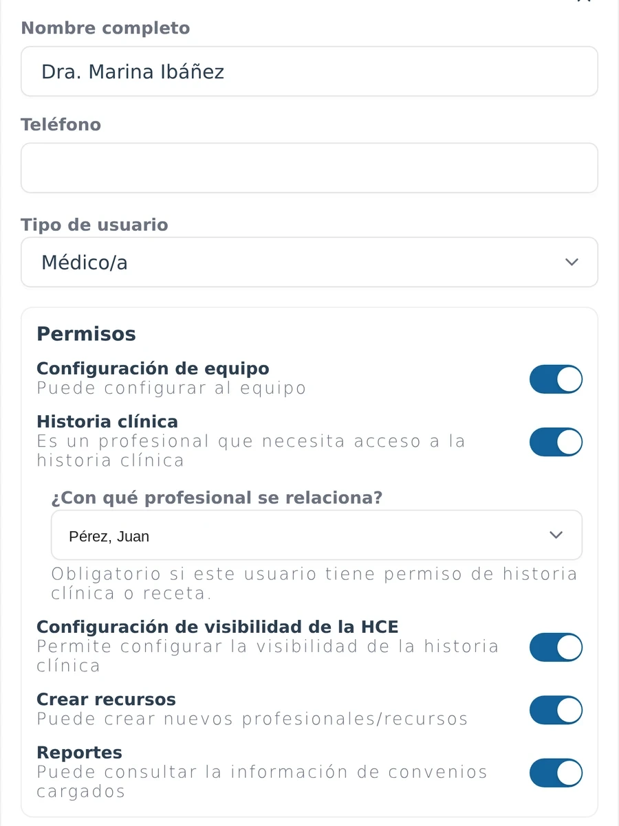 Panel real de permisos por usuario de DrApp: historia clínica, configuración de equipo y reportes
